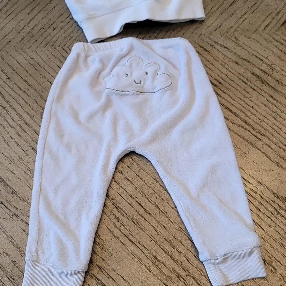 12 month white zip up jacket and pants 🤍
